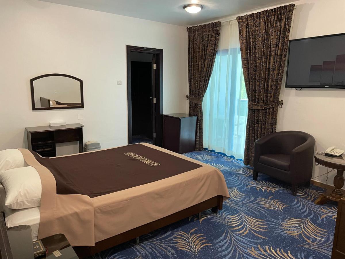 Al Corniche Hotel Шарджа Екстериор снимка