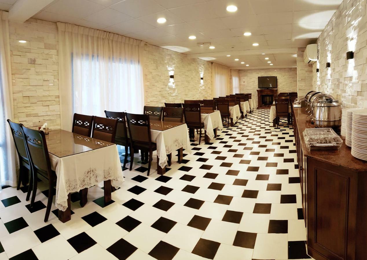 Al Corniche Hotel Шарджа Екстериор снимка