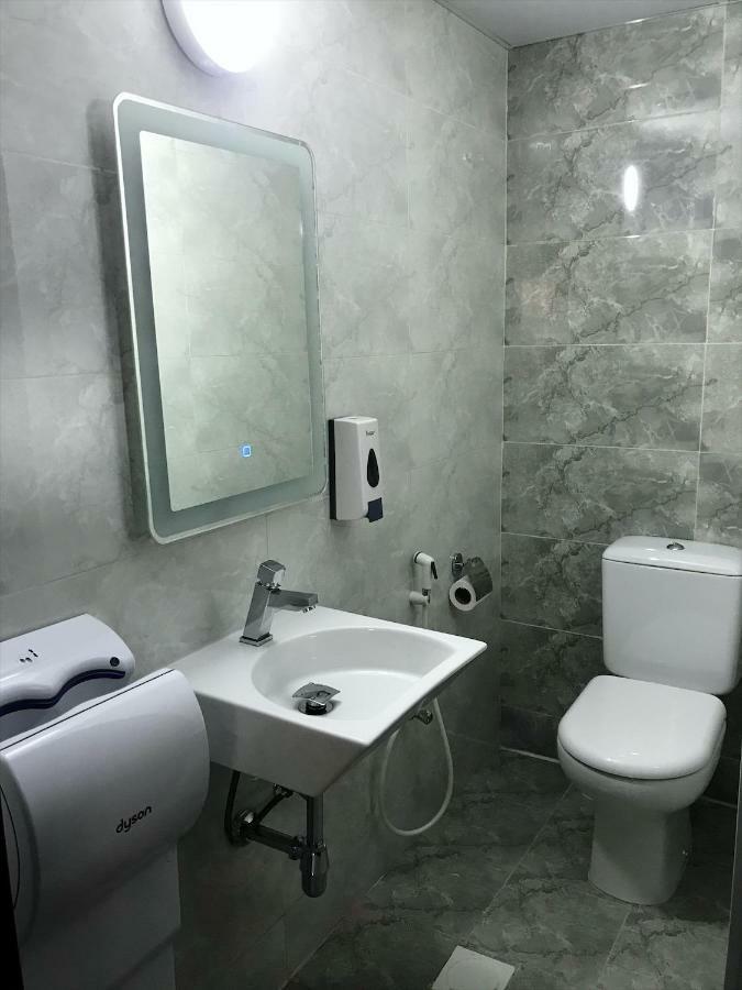 Al Corniche Hotel Шарджа Екстериор снимка