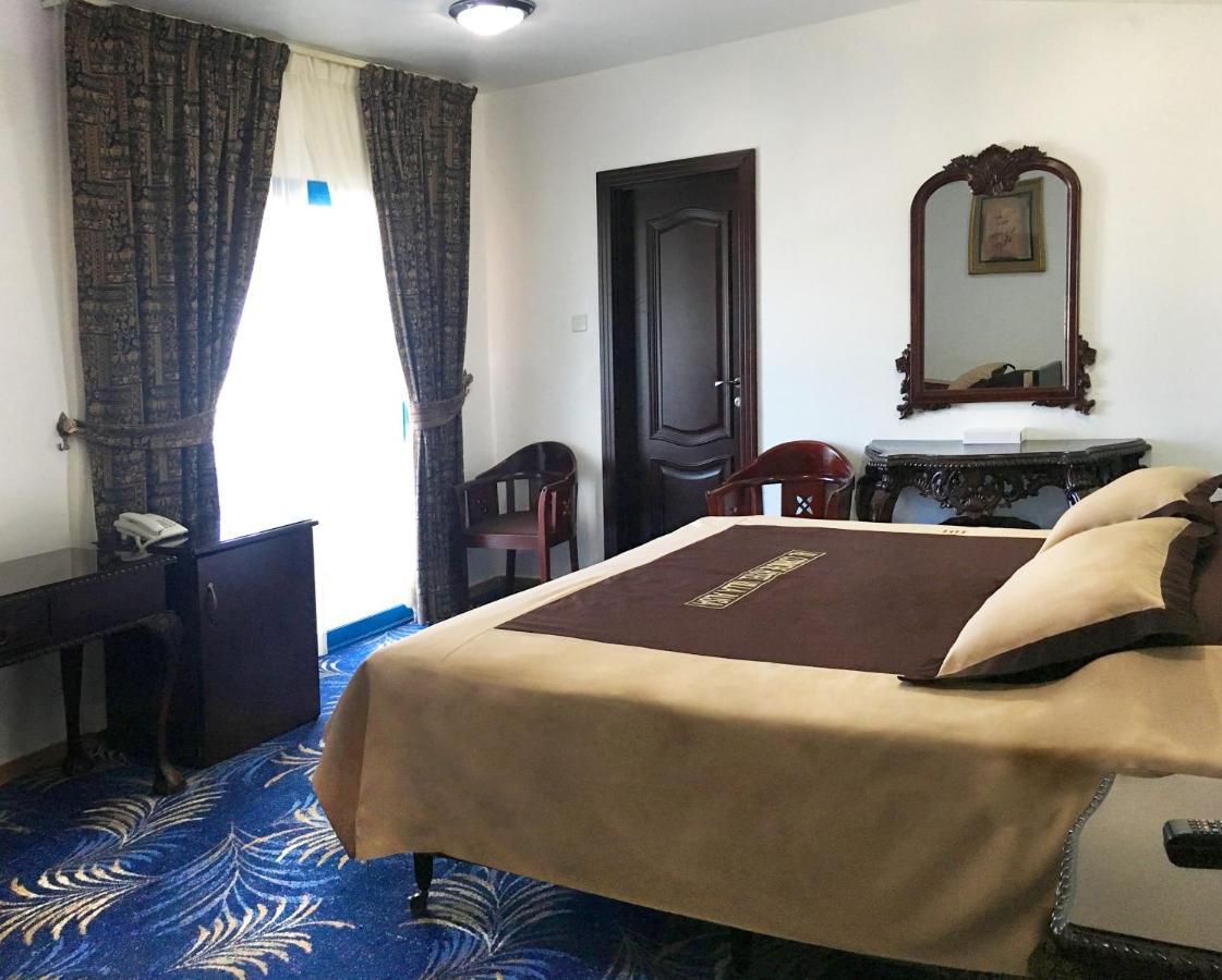 Al Corniche Hotel Шарджа Екстериор снимка